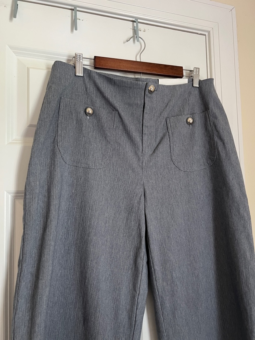 NWT Cato Women’s Wide Leg Crop Dress Pants with Buttoned Patch Pockets-Size 14